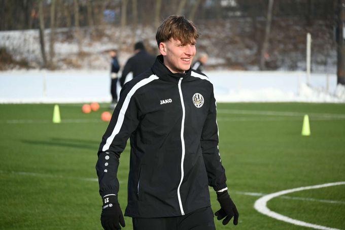 Přípravy na ligu ONLINE: Nová jména v Hradci, s týmem trénuje i hráč z Německa Přípravy na ligu ONLINE: Nová jména v Hradci, s týmem trénuje i hráč z Německa