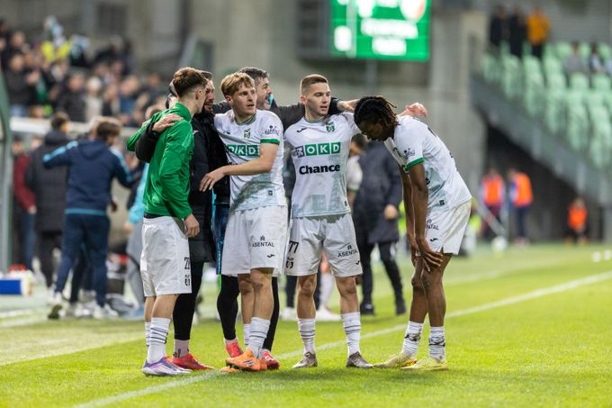 Důvody karvinského strádání? Neefektivita i zimní odchody. Jarolím si prostor zaslouží Důvody karvinského strádání? Neefektivita i zimní odchody. Jarolím si prostor zaslouží