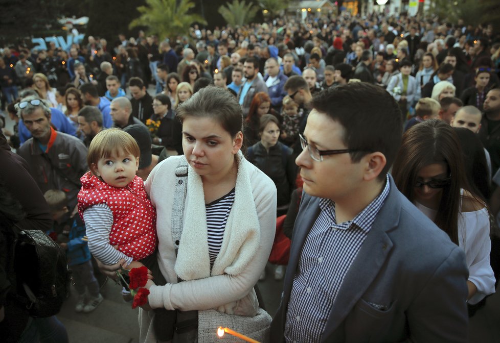 Lidé přišli uctít památku zavražděné novinářky Viktorije Marinovové