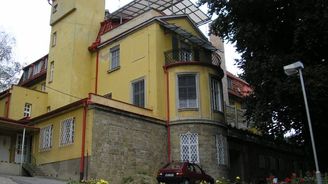 Never more majitelům vily Augusta Löw-Beera, která se jim rozpadá pod rukama a ztrácí před očima Never more majitelům vily Augusta Löw-Beera, která se jim rozpadá pod rukama a ztrácí před očima