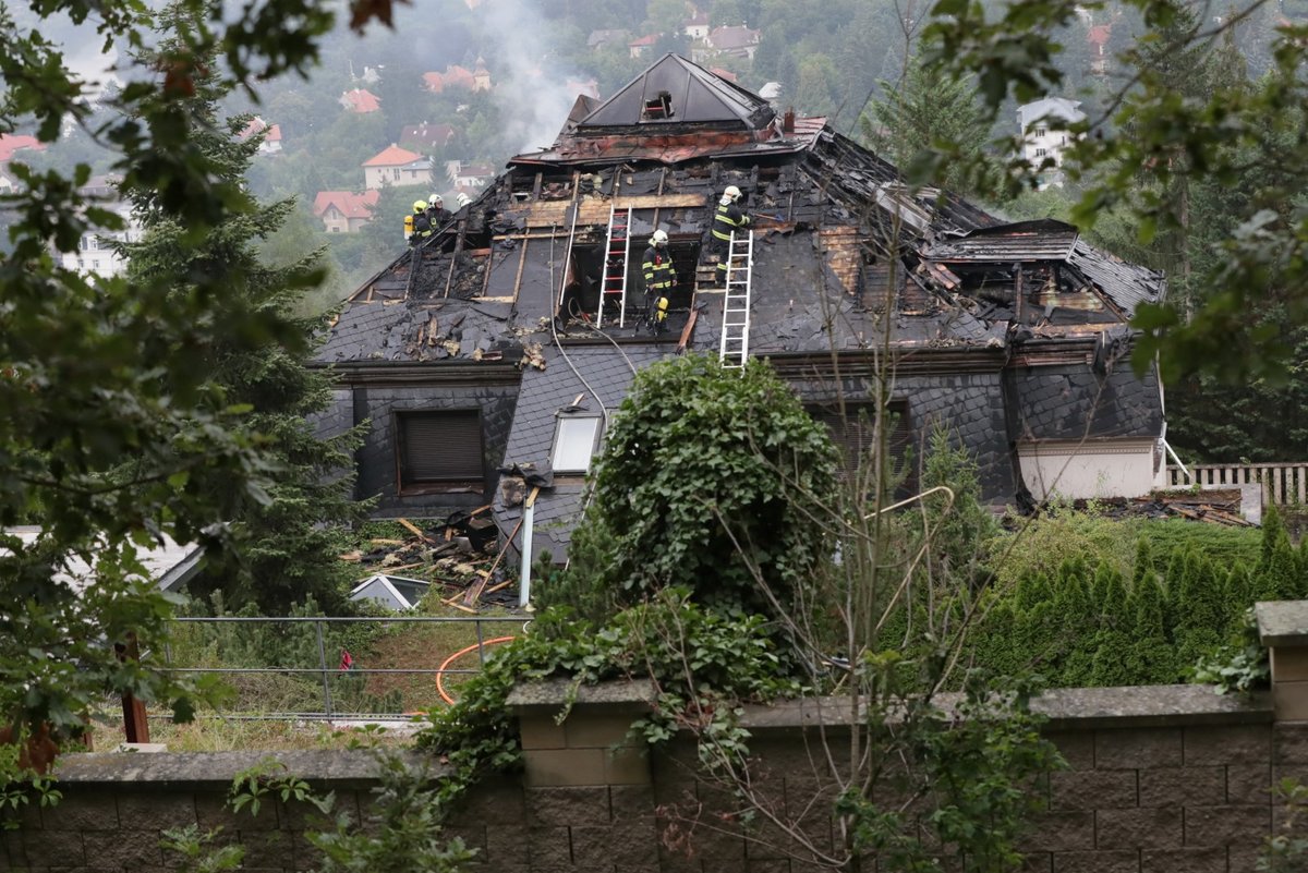 Vila Radovana Krejčíře v noci na 20. srpna 2019 hořela.