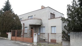 Vila Lumiérů 41 je na prodej.
