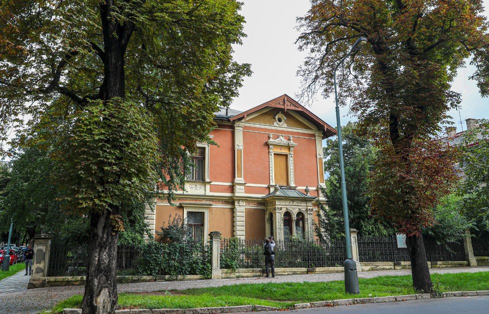 V této vile v Praze 6 spolu Marie a Přemysl dlouhodobě žili.