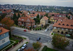 Rezidenční čtvrť Ořechovku v pražských Dejvicích čekají velké změny v dopravě.