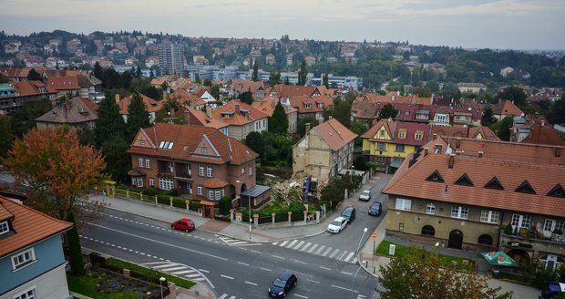 Rezidenční čtvrť Ořechovku v pražských Dejvicích čekají velké změny v dopravě.