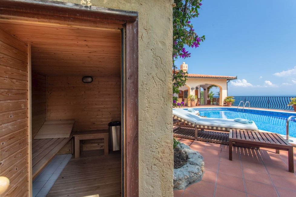 Sauna s bazénem vám ve vile zaručí ten nejkvalitnější odpočinek