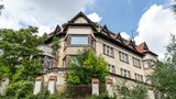 Miliardářka hodlá zbourat historickou vilu pod Strahovem. Praha konečně zasáhla! Chce z ní udělat památku