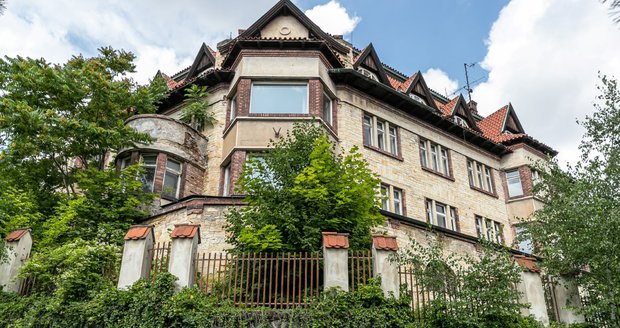 Vila stavitele Viktora Beneše má jít k zemi. Současným majitelem je slovenský podnikatel a spolumajitel investiční skupiny Penta Jaroslav Haščák