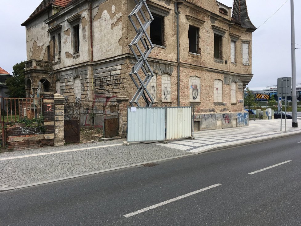 Vily v Bubenči jsou v hrozivém stavu.