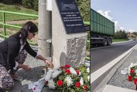 Nevšedně krátká pieta za mrtvé dělníky: Ve Vilémově uctili památku obětí zříceného mostu