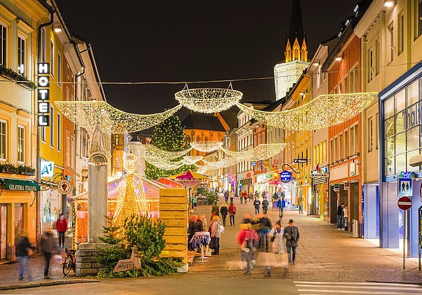 Adventní trh Christmandlmarkt ve Villachu