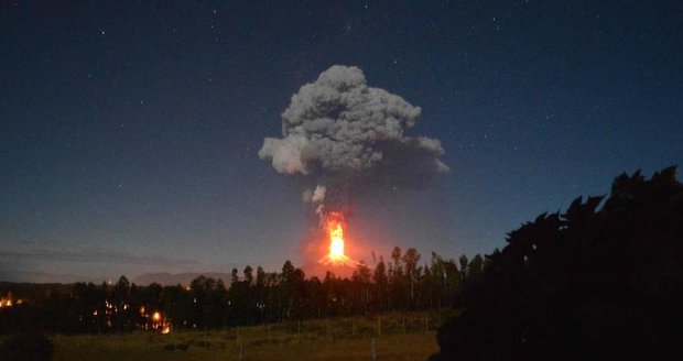 Obří erupce u chilského města: Tisíce lidí utekly z domovů
