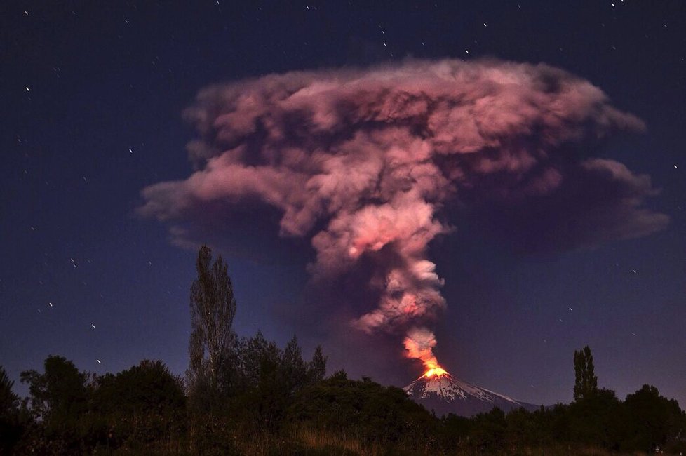 Erupce chilské sopky u městečka Villarrica