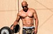 Vin Diesel s ještě vymakaným tělem.