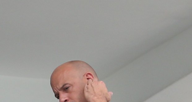 Vin Diesel se proměnil ve fotříka s tučným pupkem.
