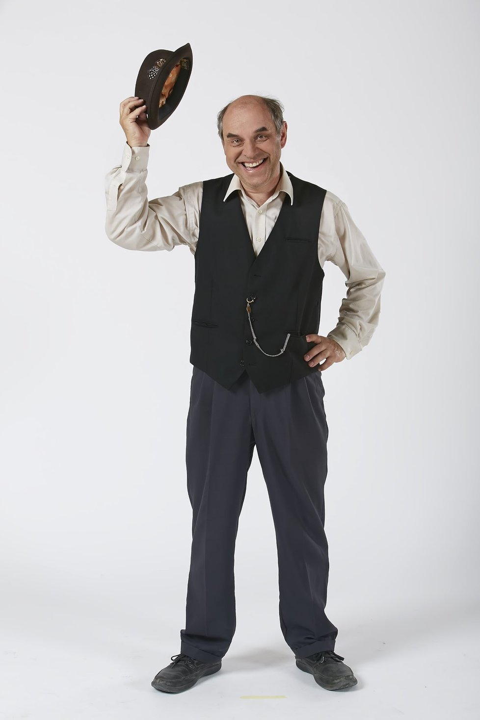 Miroslav Táborský hraje Jan Fuksa, který nosí v hlavě samá moudra o vinařství.