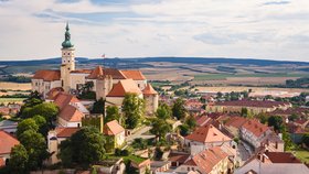 Jedním z center vinařské oblasti je Mikulov.