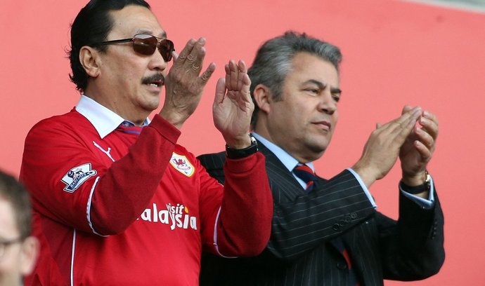 Čínsko-malajský podnikatel Vincent Tan je mimo jiné majitelem několika fotbalových klubů (Cardiff City, KV Kortrijk a Los Angeles FC).
