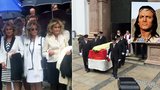 Pohřeb Vinnetoua: Manželka v bílém doprovodila rakev s ostatky k autu