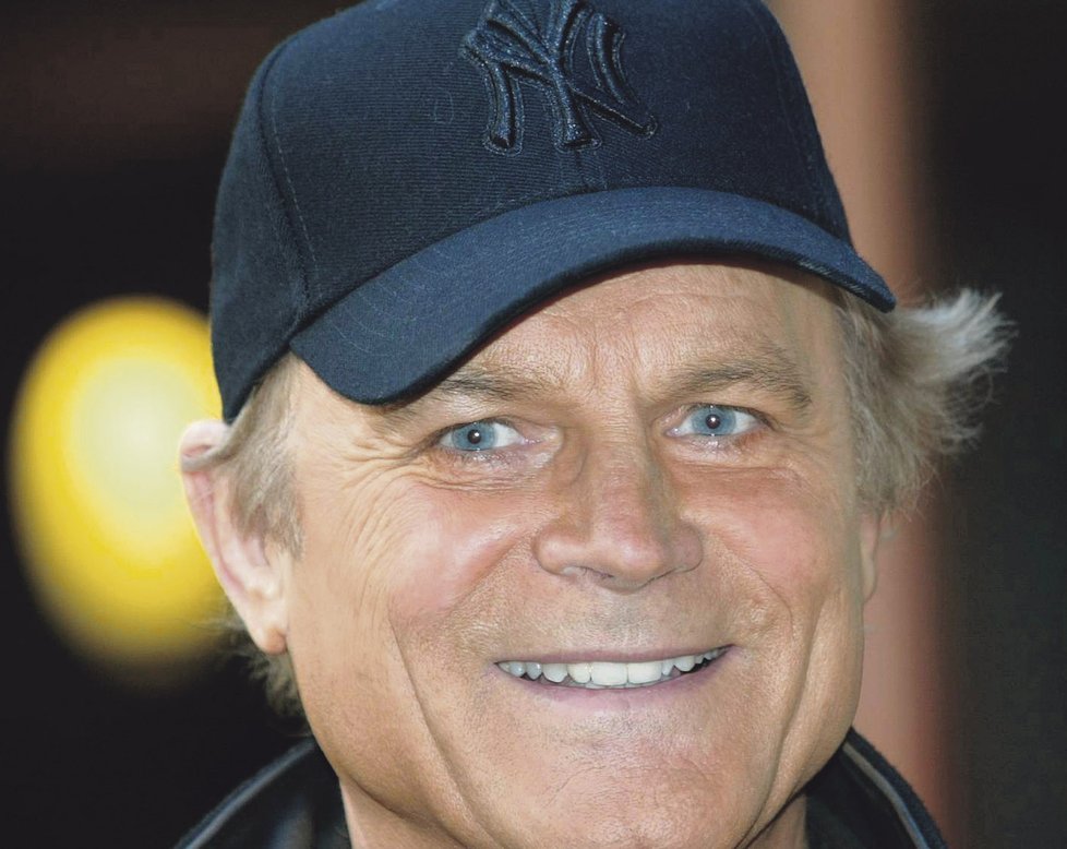 Sladký blonďák Terence Hill se původně jmenoval Mario Girotti.