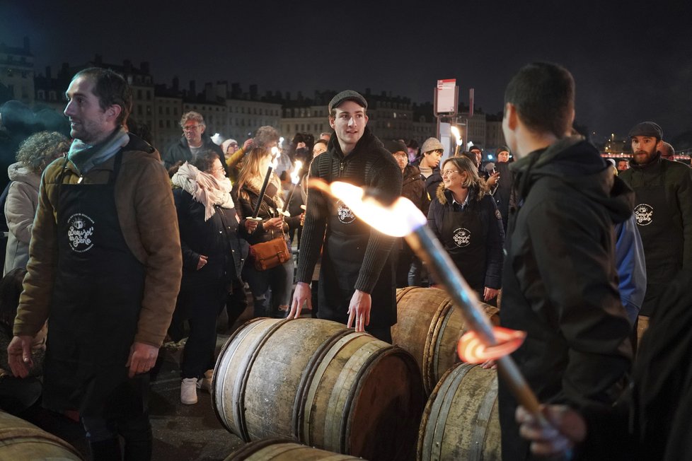 Ve Francii byl zahájen prodej mladého vína beaujolais (21. 11 2019)