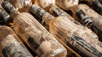 Ahrtalští vinaři přišli až o 50 milionů eur. V akci nabízejí Povodňové víno