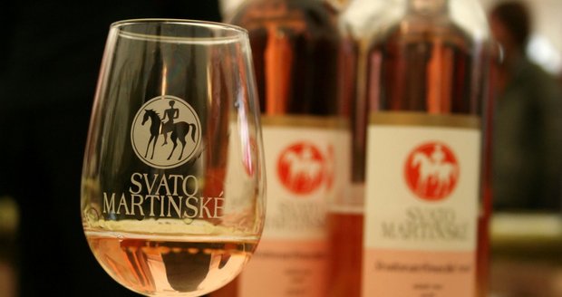 Svatomartinského vína se letos otevírá až o 50%  více než loňský rok.