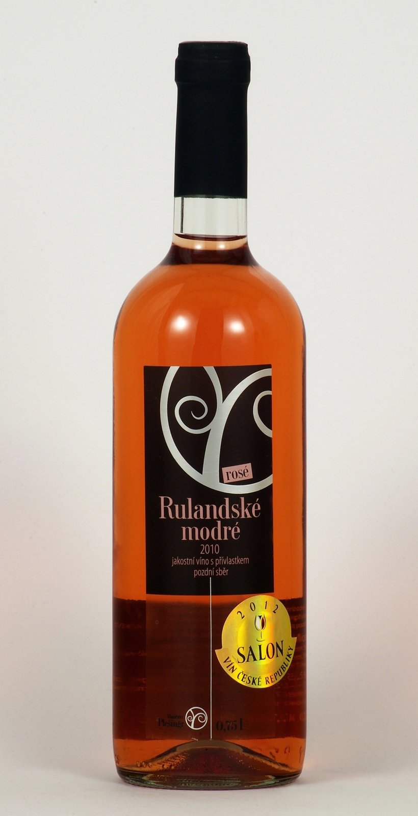 Mezi růžovými víny (rosé a klarety zvítězilo Rulandské modré rosé 2010, pozdní sběr z Vinařství Plešinger