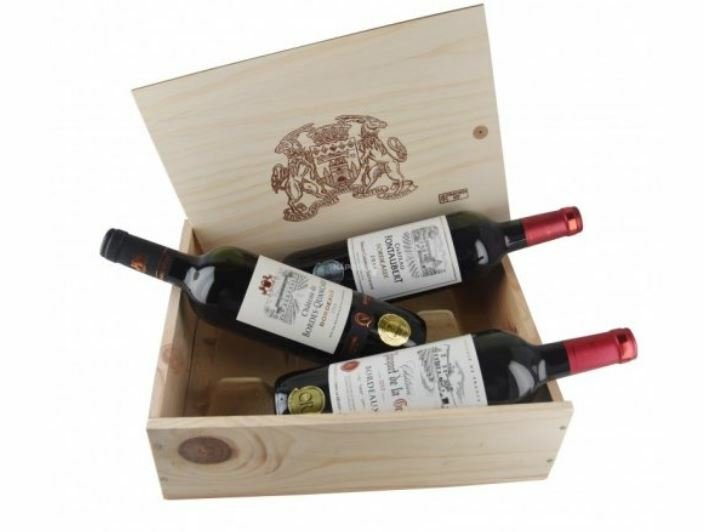 Tři lahve červeného vína z oblasti Bordeaux, 1 099 Kč, www.winehouse.cz