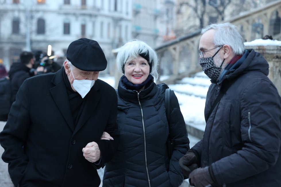 Zádušní mše za Hanu Maciuchovou: Petr Kostka a Carmen Mayerová