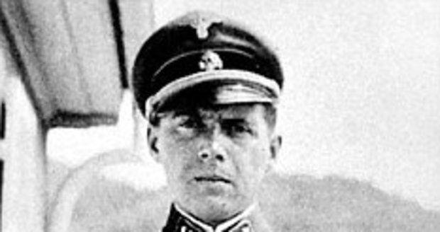 Josef Mengele prováděl na Židech pokusy.