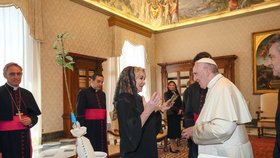 Rumunská premiérka Viorica Dancilaová s papežem Františkem