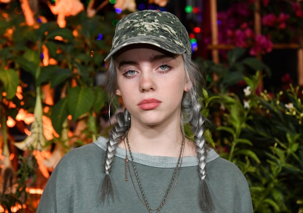 Billie Eilish na sebe strhává pozornost i díky nevídanému stylu oblékání.