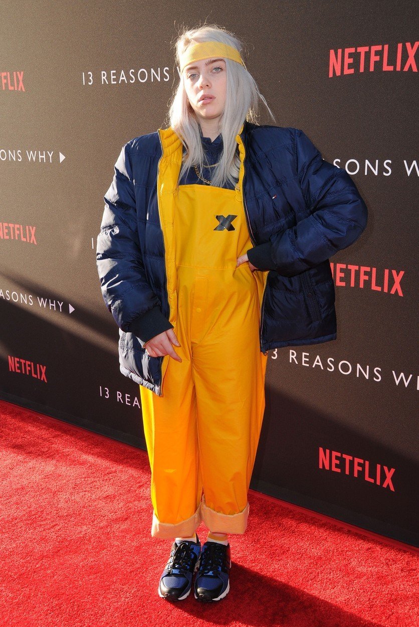 Billie Eilish na sebe strhává pozornost i díky nevídanému stylu oblékání.