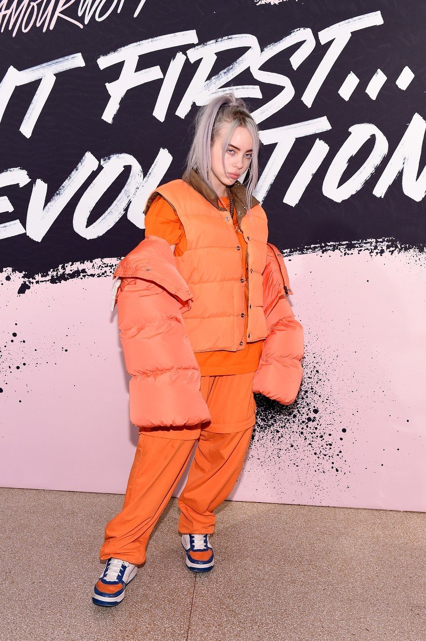 Billie Eilish na sebe strhává pozornost i díky nevídanému stylu oblékání.