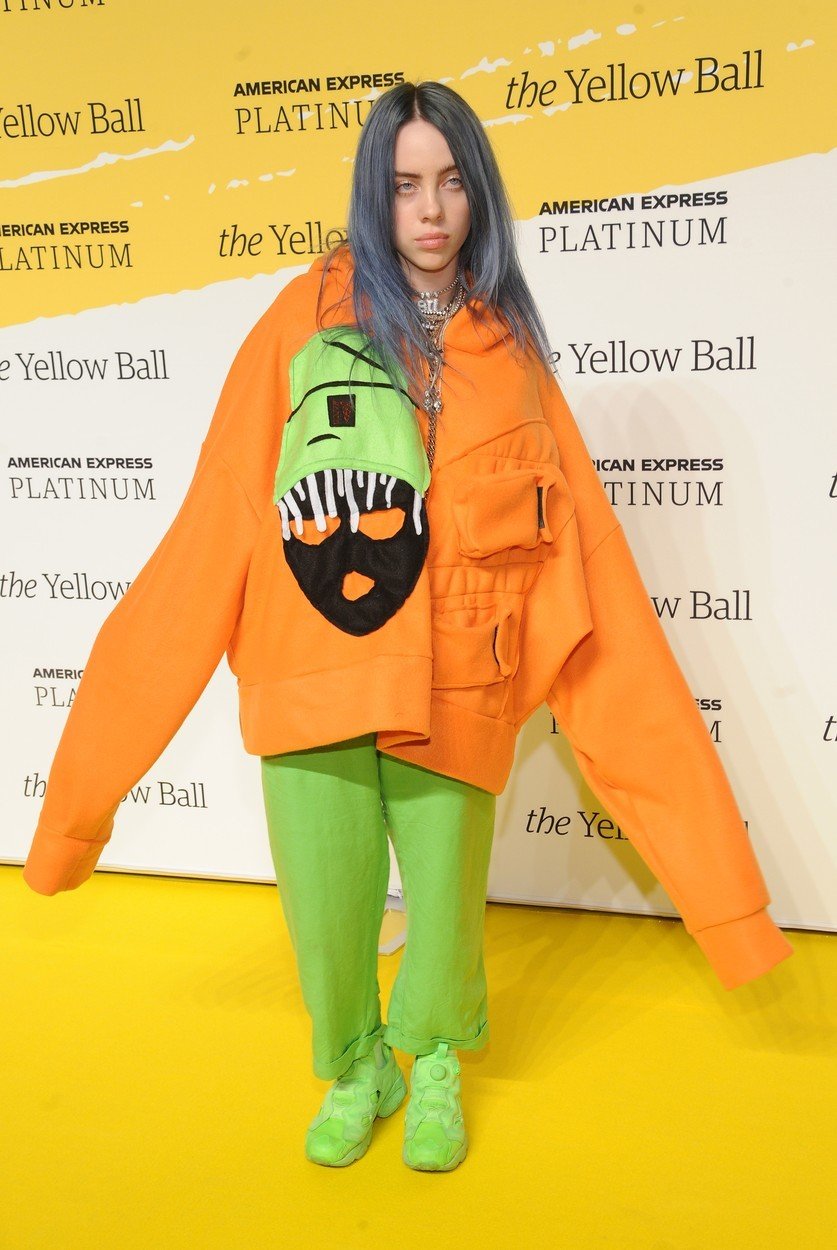 Billie Eilish na sebe strhává pozornost i díky nevídanému stylu oblékání.