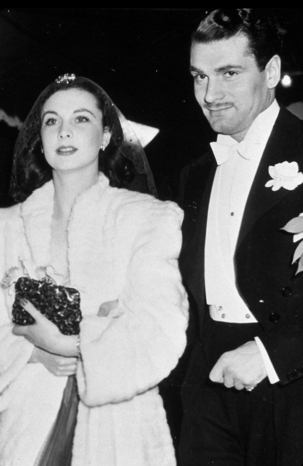 Vivien Leigh a Laurence Olivier. Byli nejdiskutovanějším párem 40. let. Fotografie je z premiéry filmu Jih proti Severu.