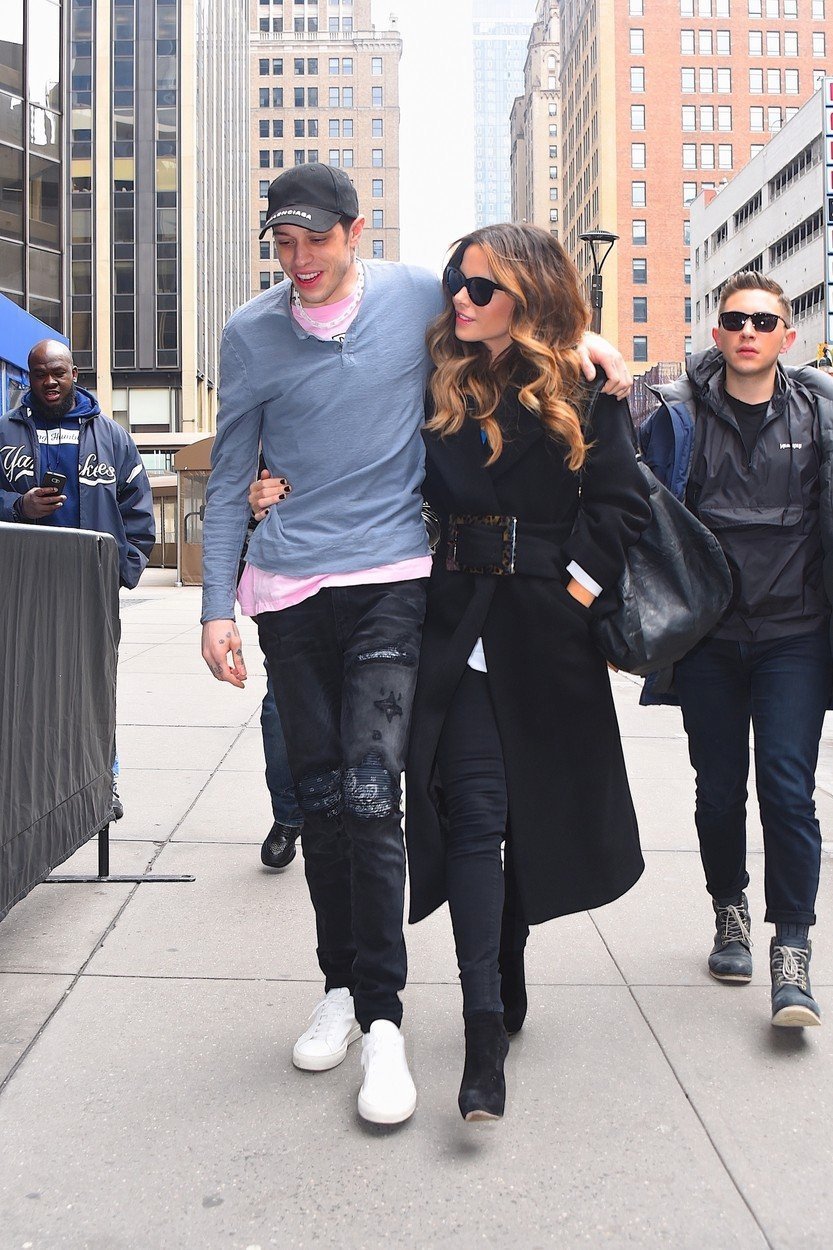 Kate Beckinsale a Pete Davidson, který je o 20 let mladší. Spolu jsou rok.