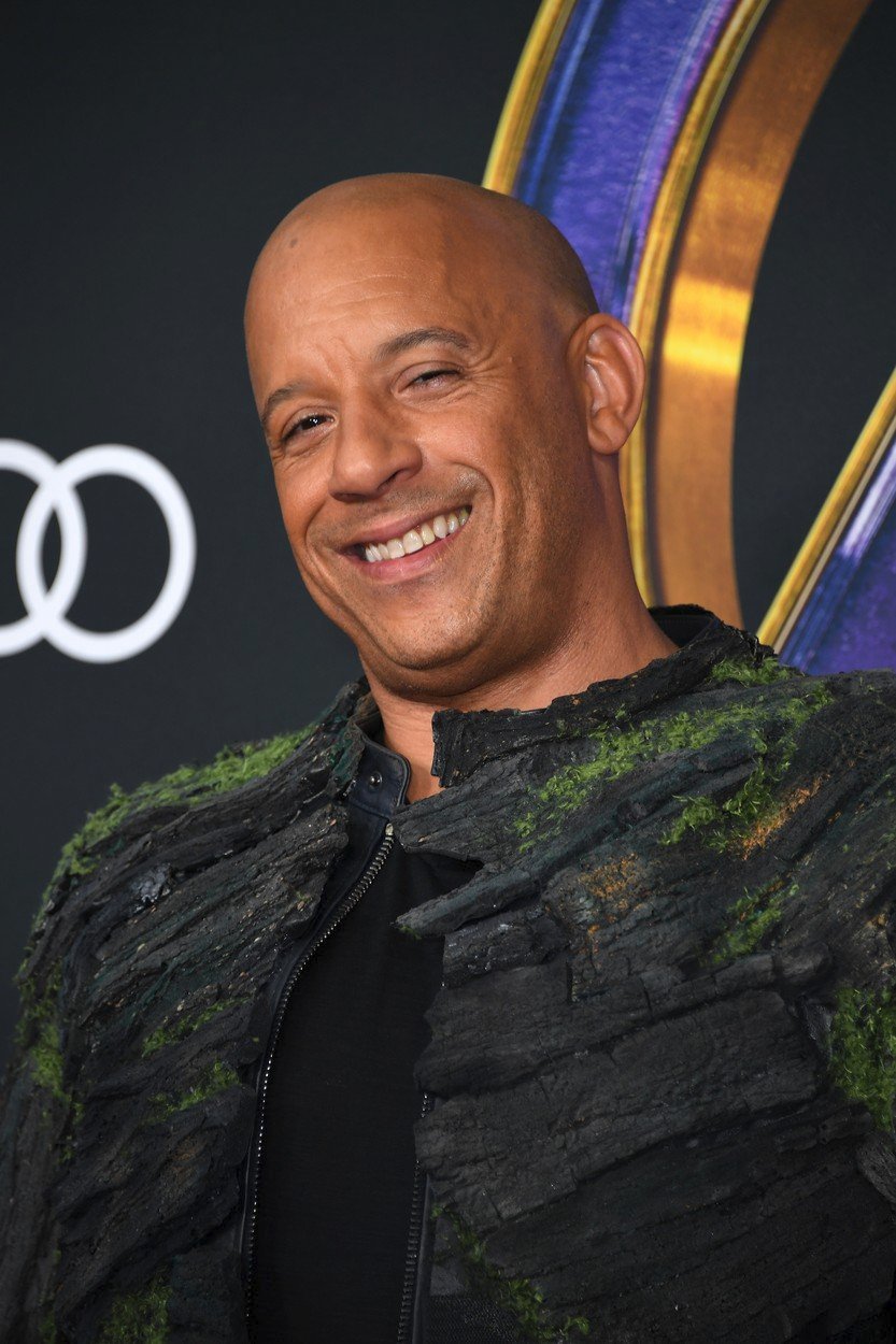 Vin Diesel - jeho biologický otec, kterého nikdy nepotkal, má rodiče z Francie a Anglie, jeho adoptivní otec je Afroameričan