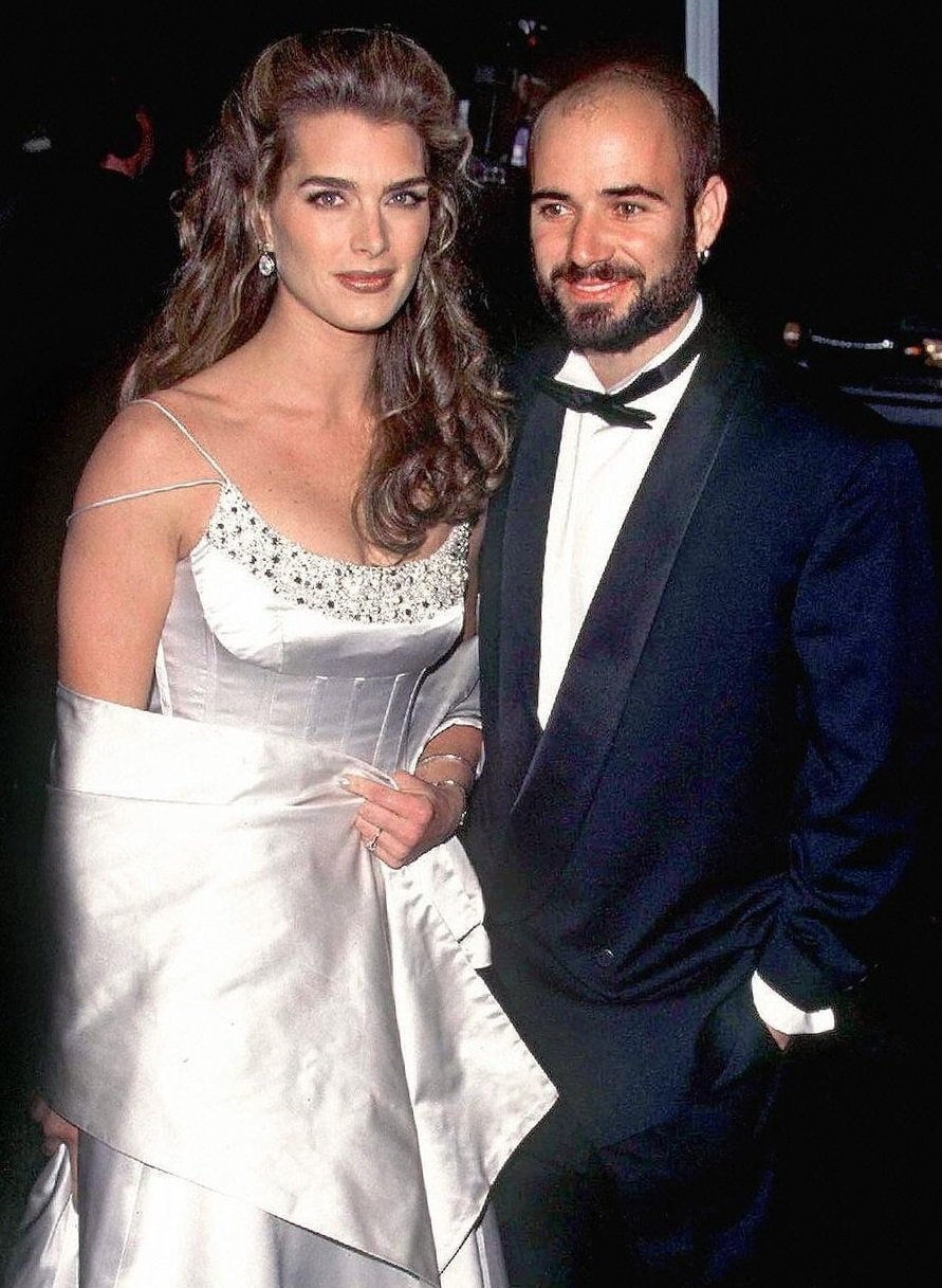 Brooke Shields prozradila, že se s Andrem Agassim rozešla kvůli jeho závislosti na drogách a velké žárlivosti.