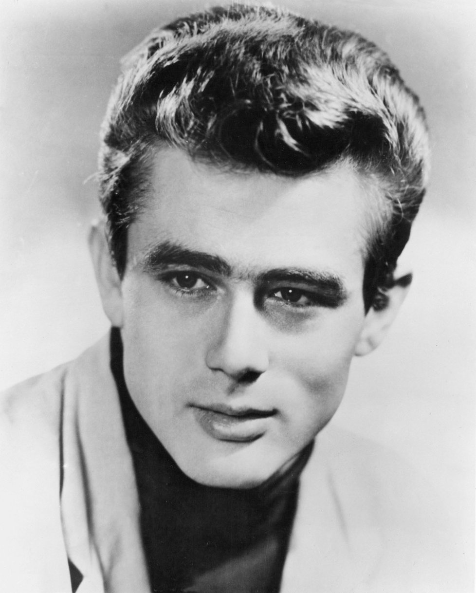 James Dean zemřel v roce 1955 při tragické dopravní nehodě.