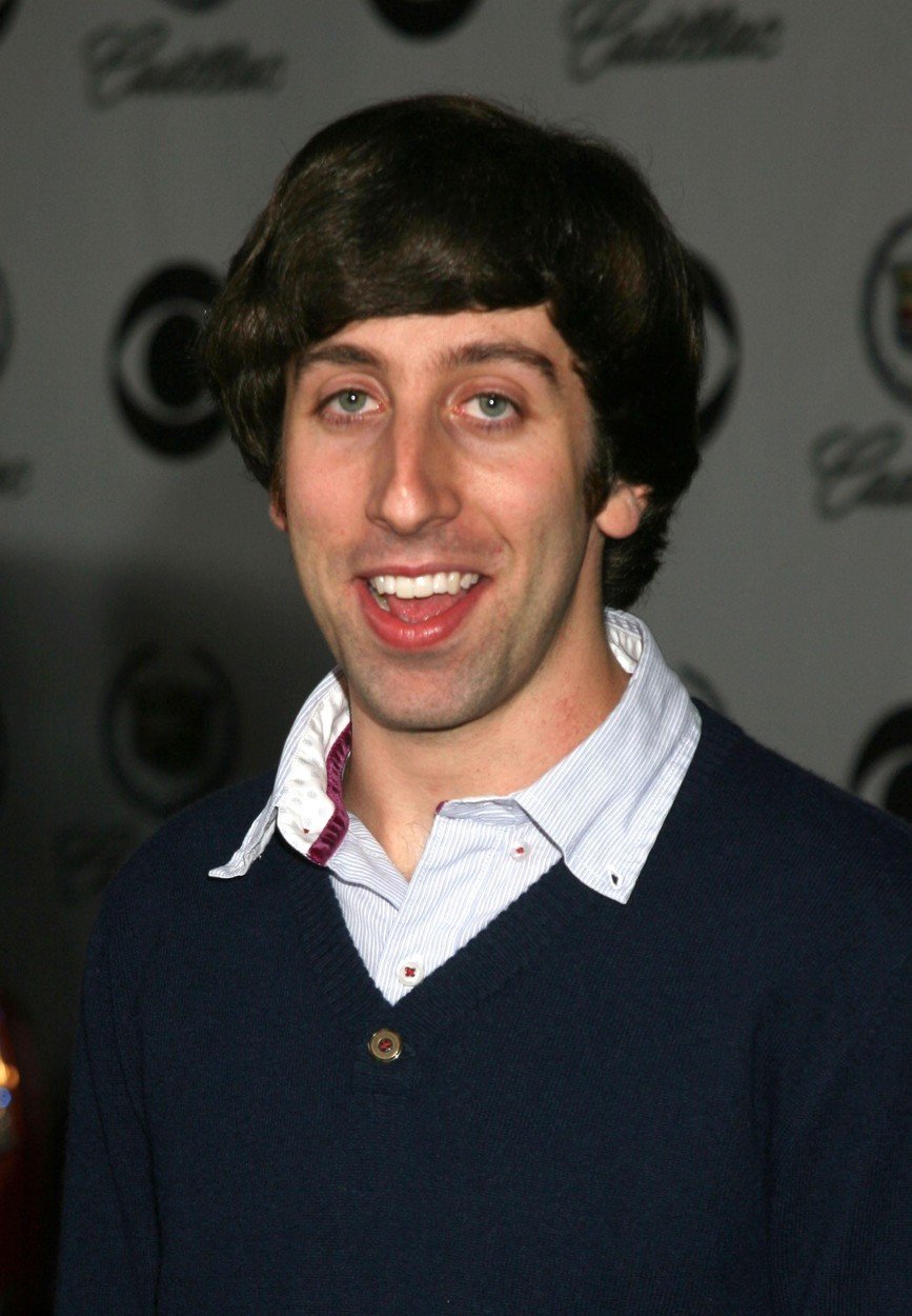 Simon Helberg jako známá postava Howarda ze seriálu Teorie velkého třesku.