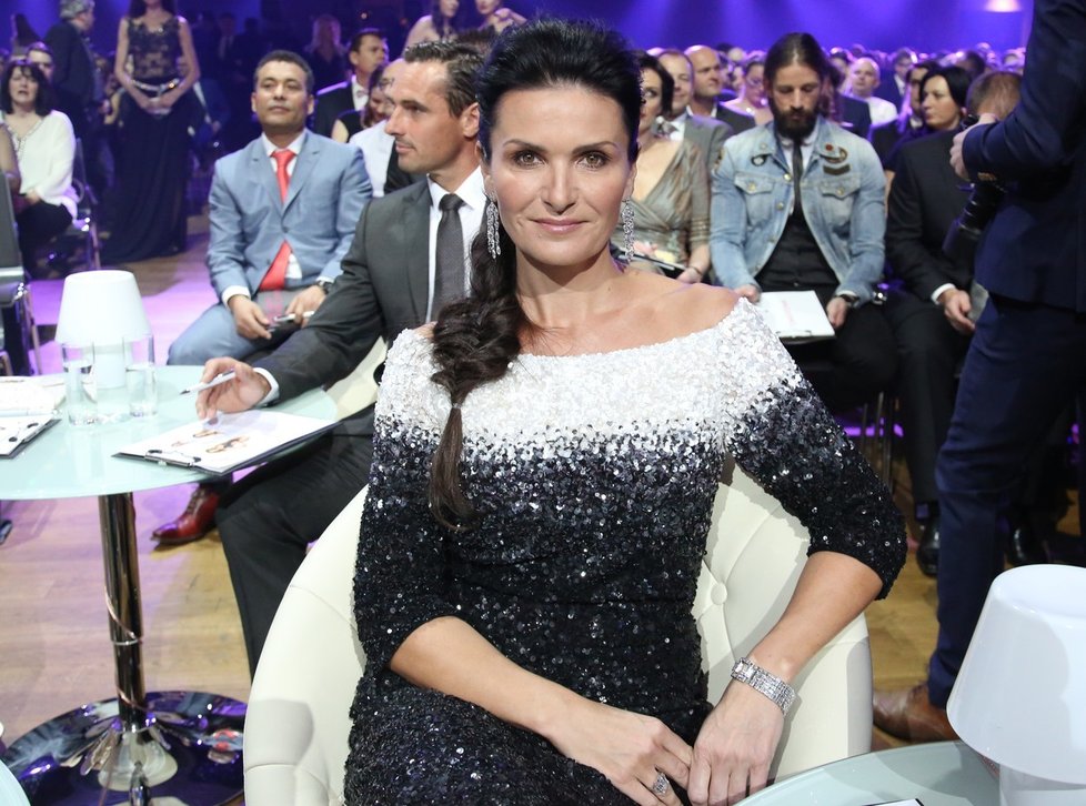 Michaela Maláčová, provdaná Bakala, v roce 2015 na finále České Miss.