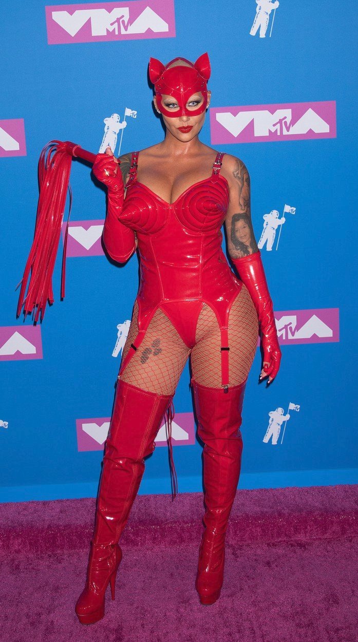 Asi nejhorší outfit předvedla Amber Rose.