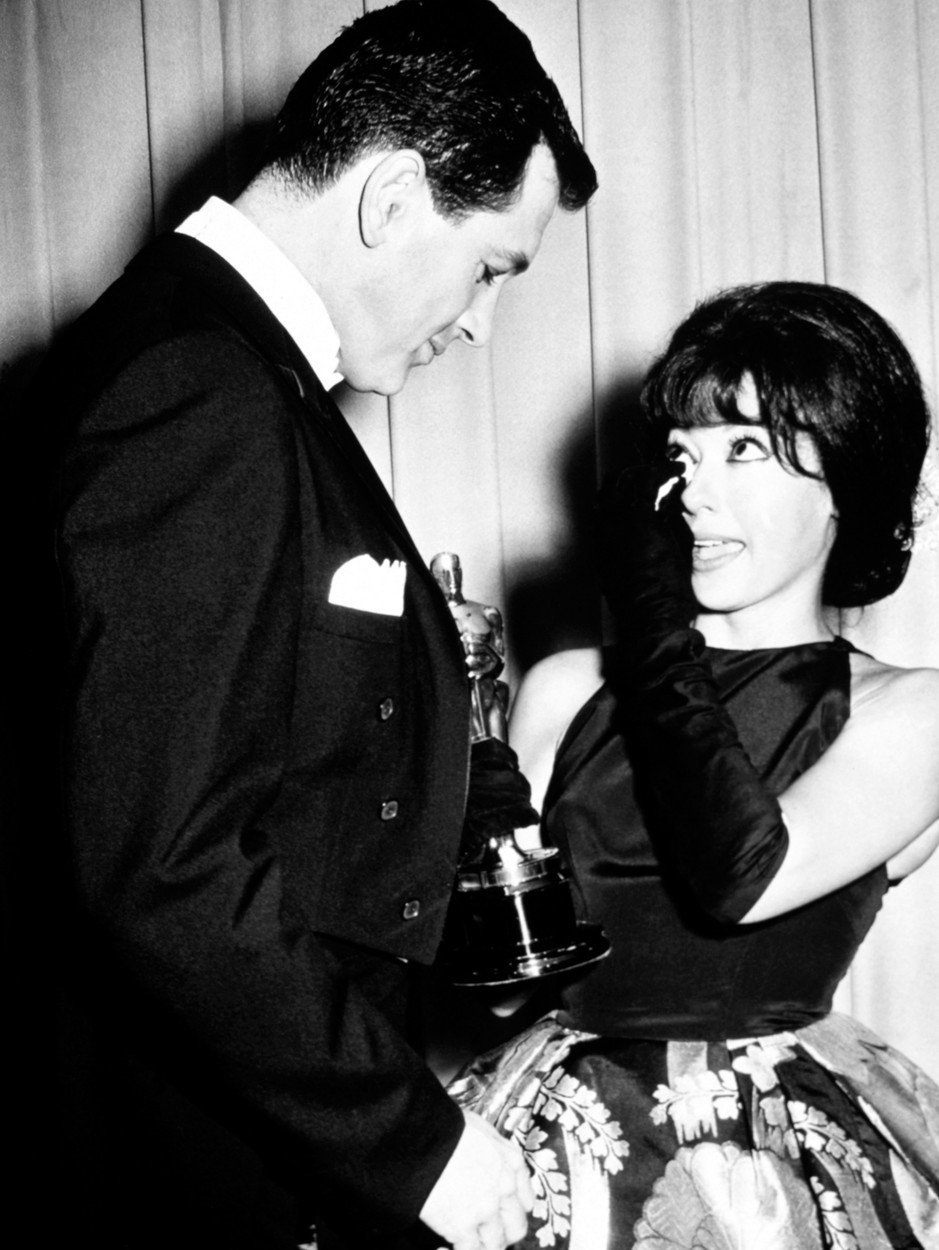 1962 - Ve stejných šatech také na udílení Oscarů.