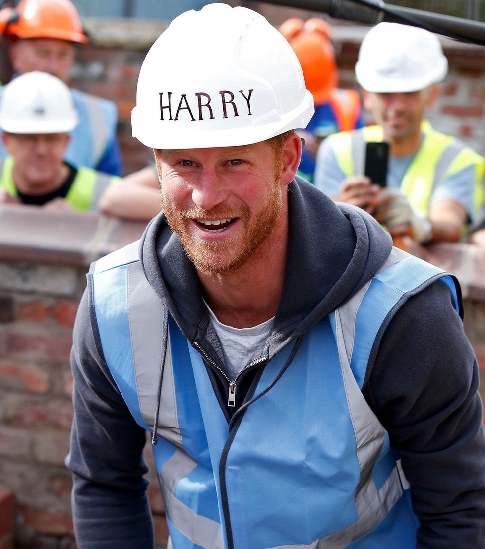 Harry by mohl být pomocnou rukou na stavbě.