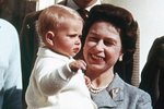 Královně Alžbětě je dnes 96 let: Proč slaví narozeniny dvakrát?