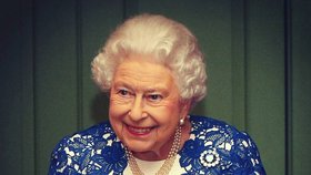 Královna Alžběta slaví 92. narozeniny.
