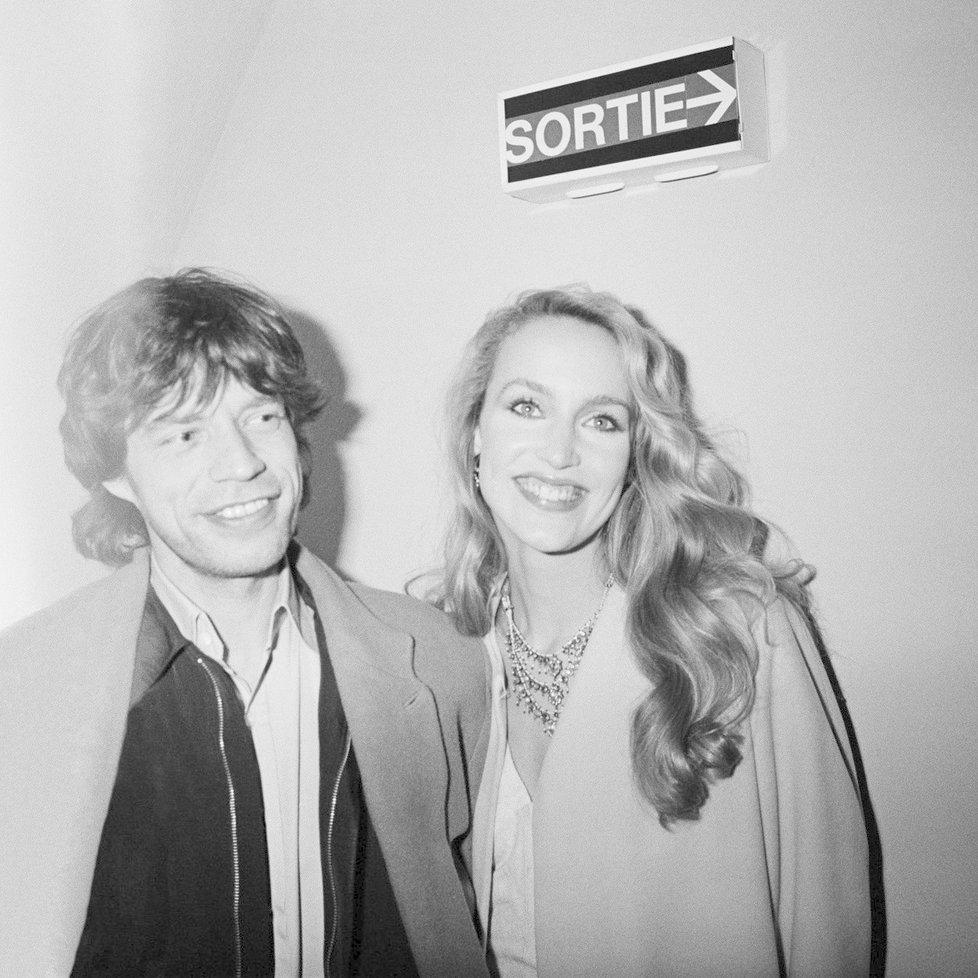 Že se nevěra nevyhnula takovému bohémovi, jako je rocker Mick Jagger, asi nikoho nepřekvapí. S chůvou podvedl modelku Jerry Hall.