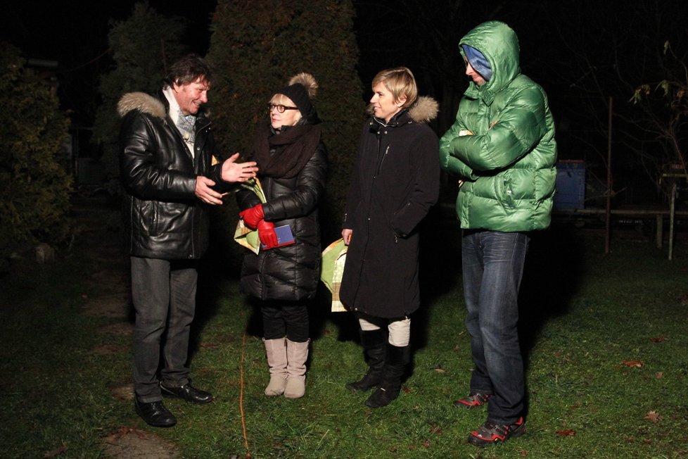 „Přátelé, kteří mě znají, tak vědí, že moc dobře vařit neumím,“ přiznává Standa Hložek.